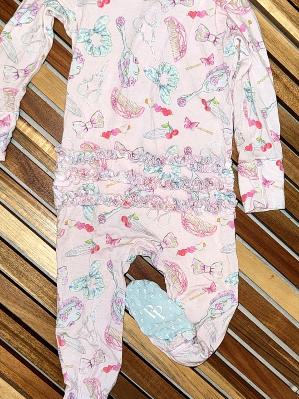 Posh Peanut Carlita Hair Salon 6-9 Ruffle Footed onesie pajamas baby Bamboo EUC - Picture 5 of 7